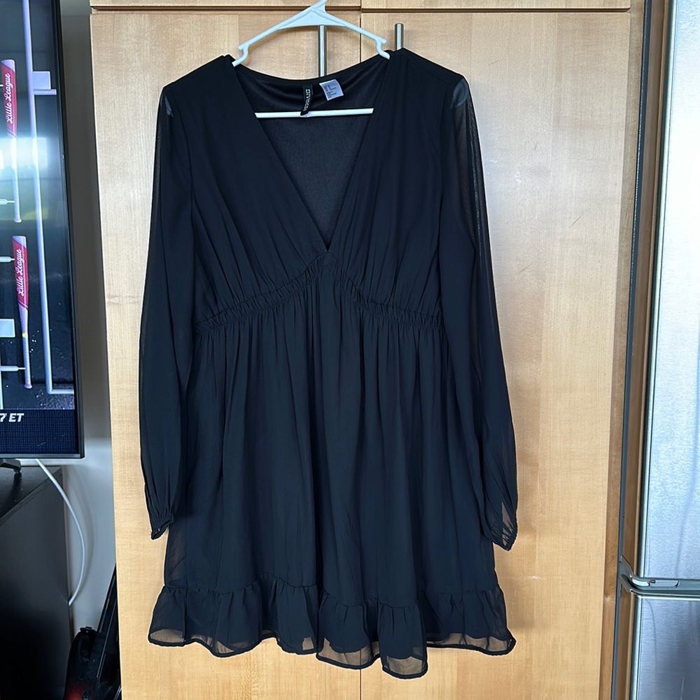 H&M long sleeve babydoll mini dress